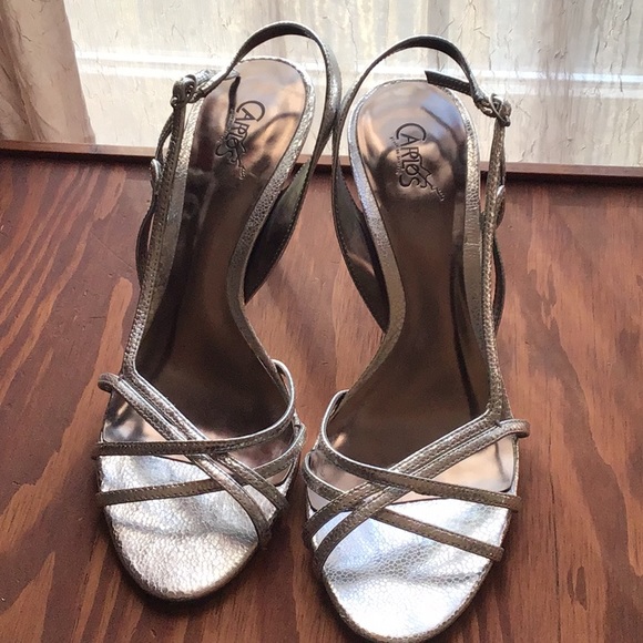 Holiday Heel - Picture 2 of 5